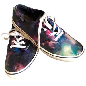 Vans Galaxy Print Atwood Low Top Sneakers Women’s Size 6